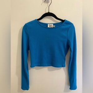 Super cute ribbed bright blue Princess Polly long sleeve crop top!